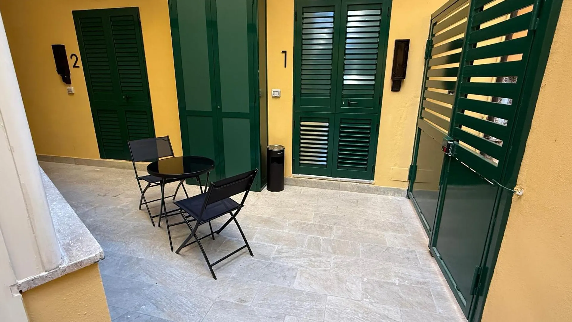 Bed & Breakfast Stay In Naples - Arenaccia 211 Rooms And Suite